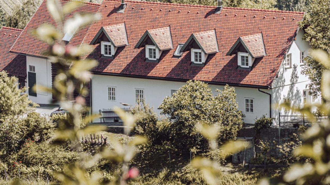 Winehouse Living Villa Лейтшах Екстериор снимка