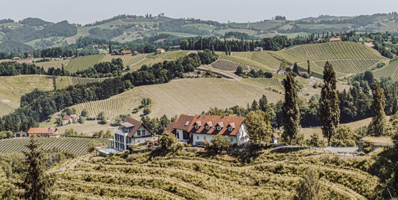 Winehouse Living Villa Лейтшах Екстериор снимка