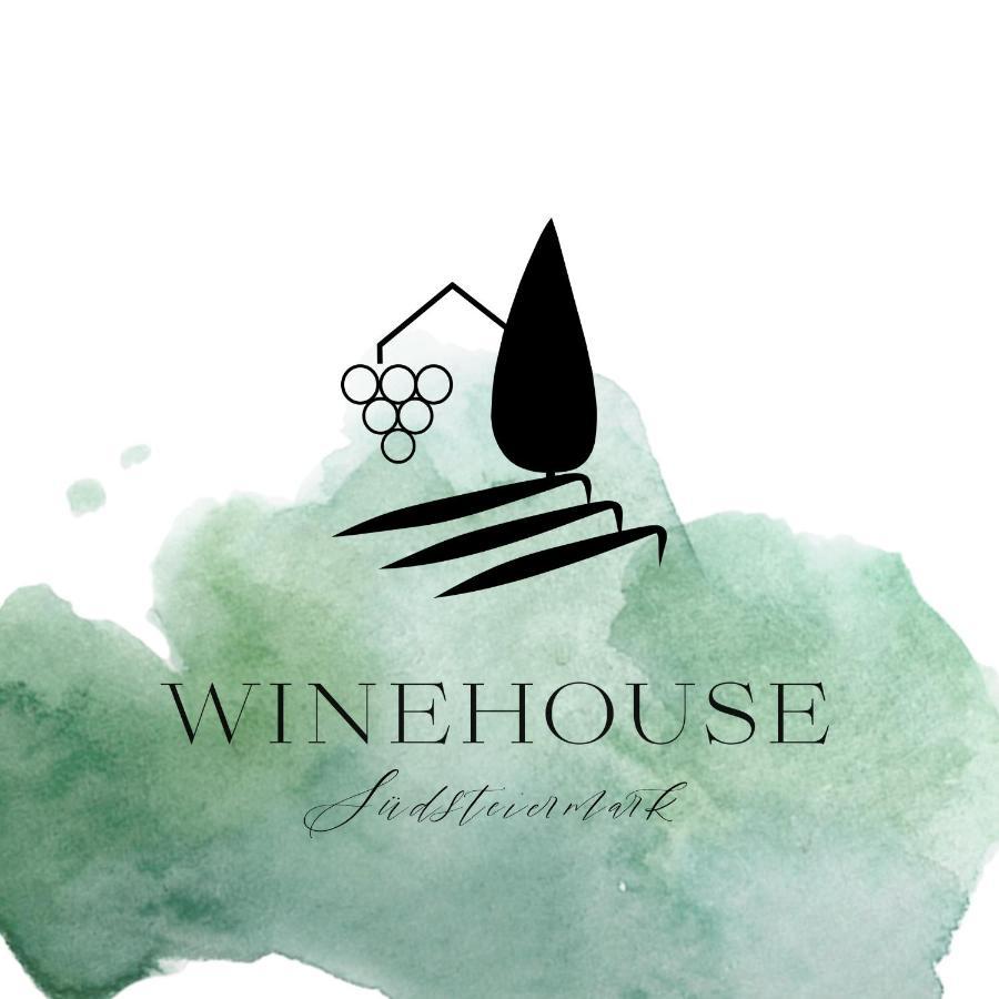 Winehouse Living Villa Лейтшах Екстериор снимка