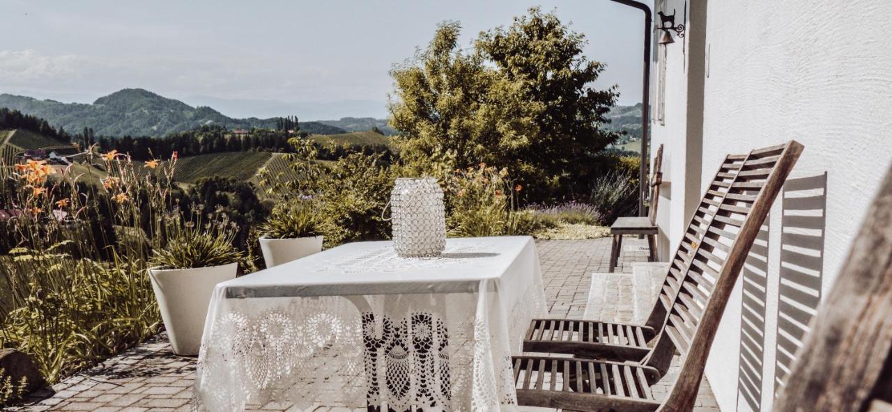 Winehouse Living Villa Лейтшах Екстериор снимка